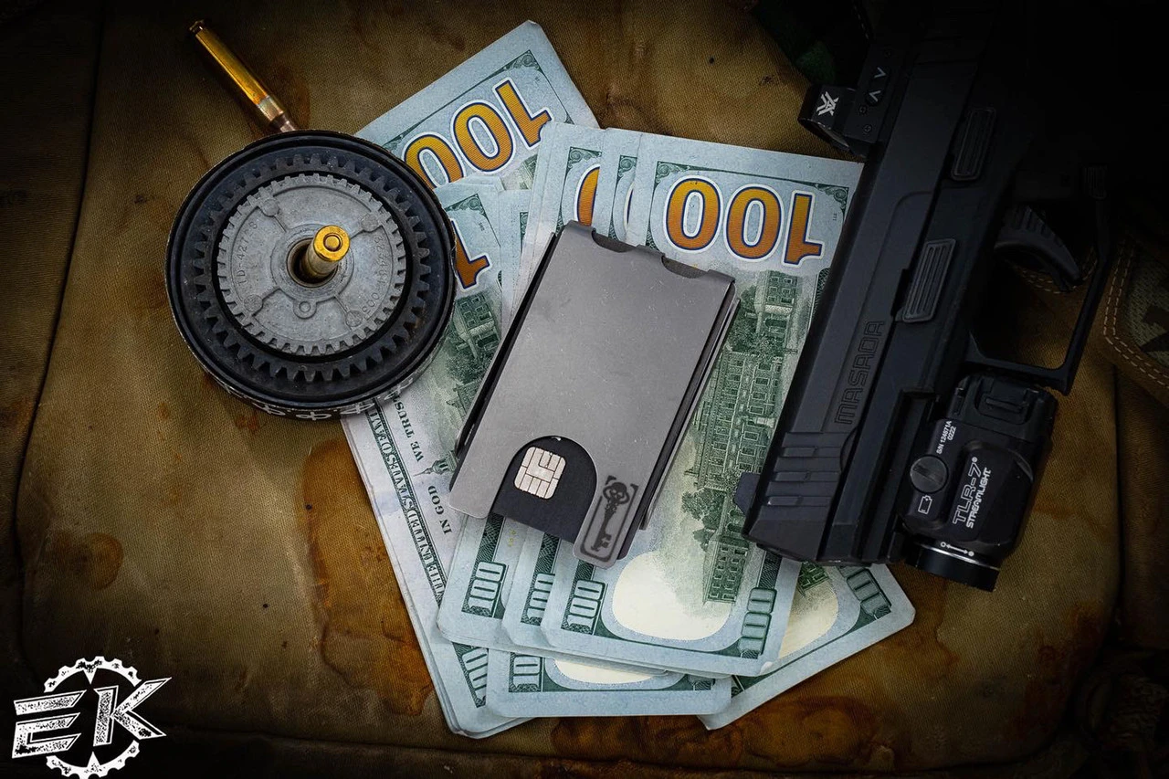 Chaves Knives Ultramar Ti Fold Titanium Stonewash Wallet/Money Clip 3 Chaves Knives Ultramar Ti Fold Titanium Stonewash Wallet/Money Clip