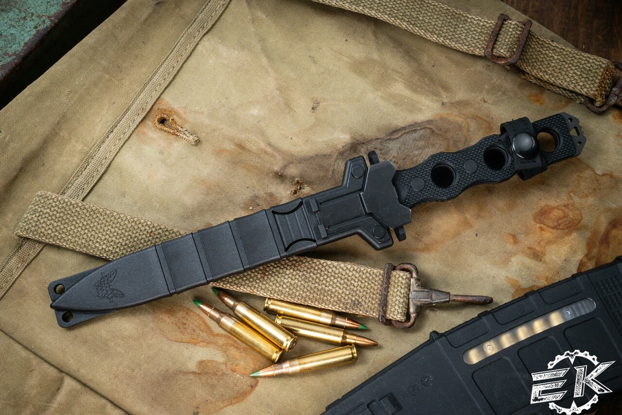 Benchmade SOCP Fixed Blade Knife Black G10 7.1" 3V Dagger Serrated Black 185SBK 5 Benchmade SOCP Fixed Blade Knife Black G10 7.1" 3V Dagger Serrated Black 185SBK - Image 3