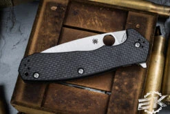 Spyderco/Brian Lai Amalgam Flipper Carbon Fiber/G10 Laminate 3.8" Satin C234CF -Best Knifes Shop C234CFP 2 37237.1689078261