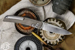 J. Oeser Knives F22 Kickstop Flipper Green Micarta Satin Hardware 3.3" M390 -Best Knifes Shop F22 Oeser Kickstop Option 1 Satin Green Micarta 60813.1668777605