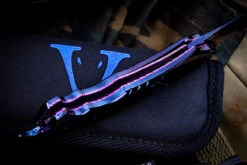 Brandon Vallotton Custom "Thorn" Ladder Damascus Handle, Intrepid Hot Blued Damascus -Best Knifes Shop IMG 5662 38073.1667498025