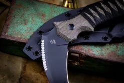 Bastinelli Knives "Grumpy" OD Green Micarta Black/Tan Tsuka Wrap Scythe 4" Black Serrated Spine -Best Knifes Shop IMG 6571 17801.1670795030