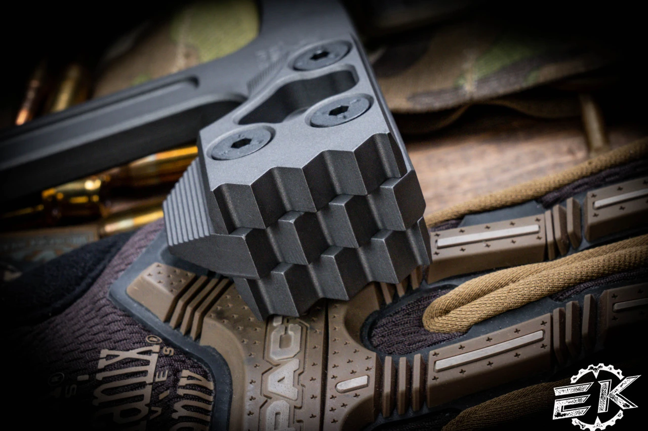 RMJ Tactical "Cuddles" Warhammer W/ Spike, Hyena Brown G10 13" Tungsten 5 RMJ Tactical "Cuddles" Warhammer W/ Spike, Hyena Brown G10 13" Tungsten - Image 3