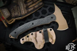 Toor Knives Tomahawk Arid Black Linen Micarta 11" Coyote Tan W/Kydex Camo Sheath 7 Toor Knives Tomahawk Arid Black Linen Micarta 11" Coyote Tan W/Kydex Camo Sheath -Best Knifes Shop Tomahawk Arid 3 62010.1681316967