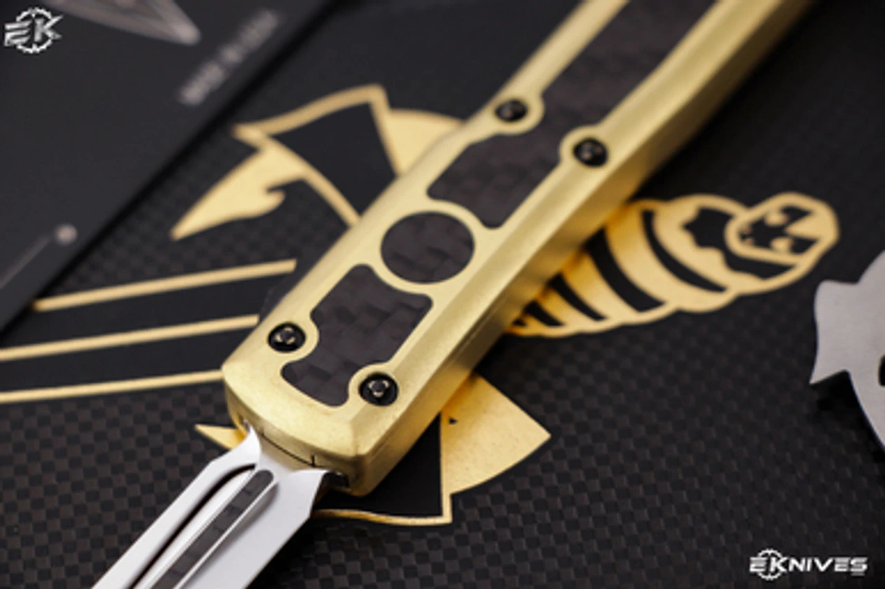 Marfione Custom UTX-70 Brass/CF Inlay OTF Automatic Blue Accents 2.4" Dagger Mirror Polish 4 Marfione Custom UTX-70 Brass/CF Inlay OTF Automatic Blue Accents 2.4" Dagger Mirror Polish - Image 2